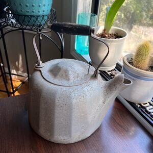 Kastlite Antique Tea Kettle Colonial Cast Aluminum Pot Wood Handle Farmhouse